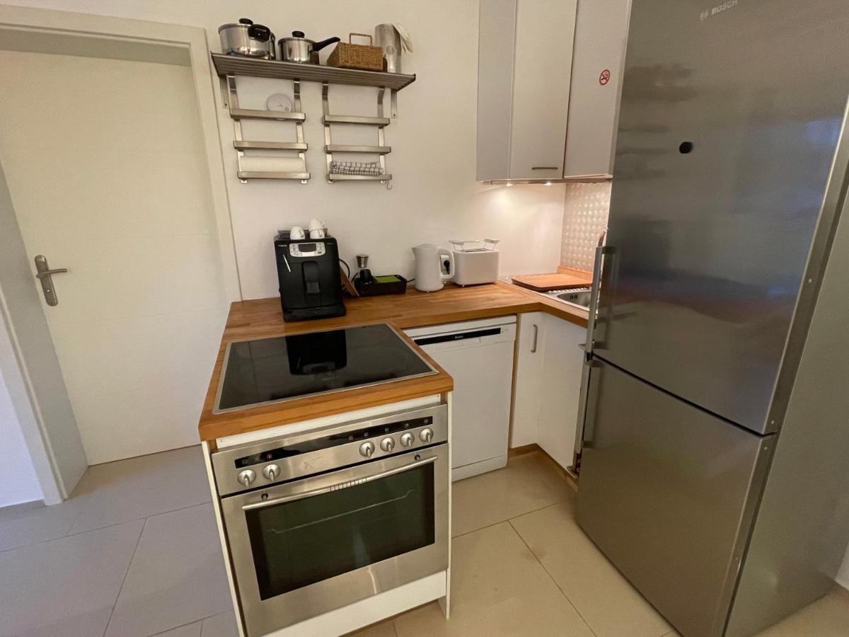 4 Bedrooms, 2 Bathrooms, Kitchen, Terrace - 10 Min To Fairground Appartamento *